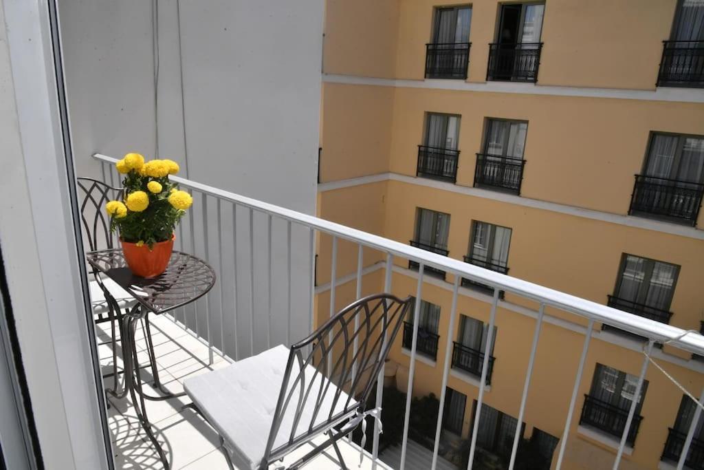Modern Apartment In Ipitou, Plaka アテネ エクステリア 写真